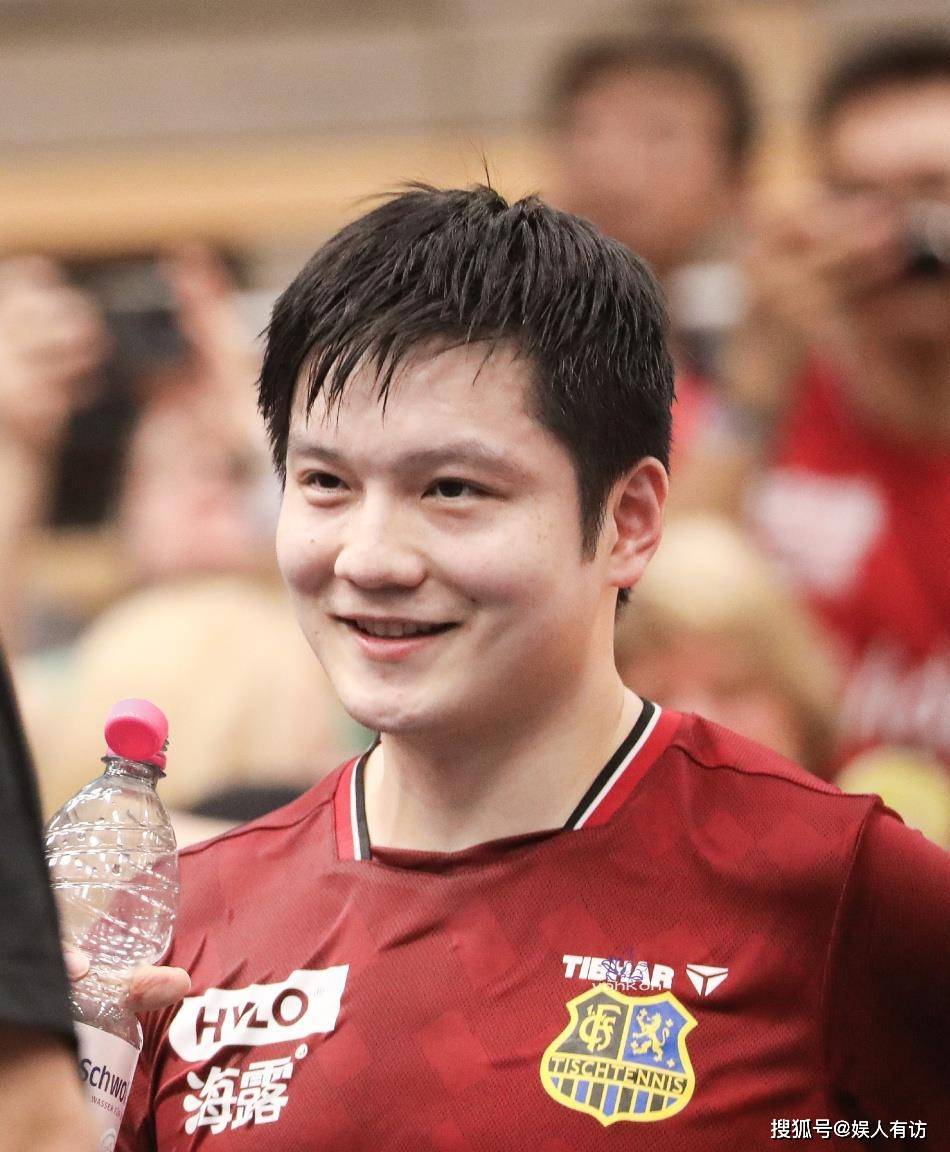 他迅速调整, 伦敦街头偶, 樊振东的伦 他迅速调整, 伦敦街头偶, 樊振东的伦