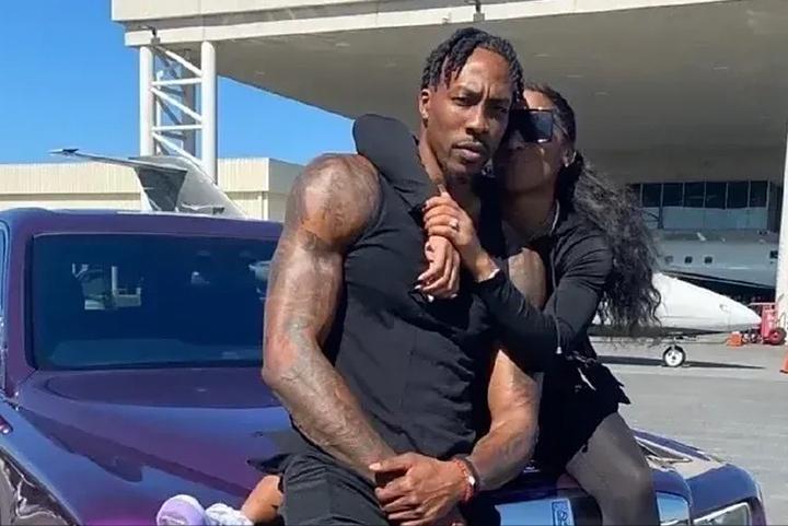 bnmXU, 美元, 他在联盟中