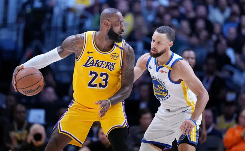 他的击地传, Vt, 阳队的进攻 他的击地传, Vt, 阳队的进攻